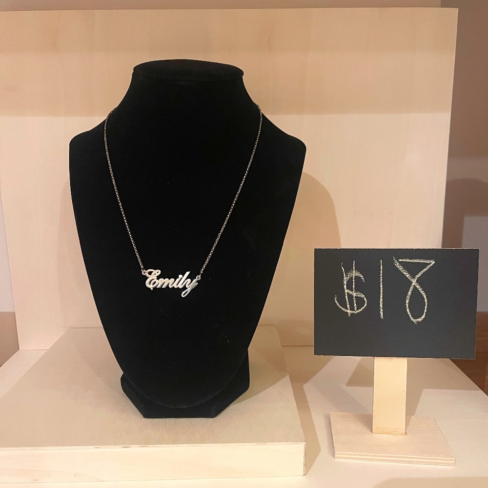 EMILY NAME NECKLACE